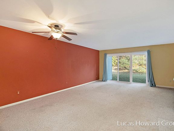 4th image of 10215 Foxhollow Ct