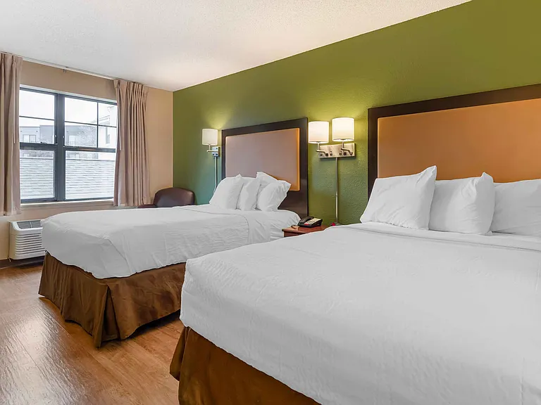 Studio Suite - 2 Full Beds