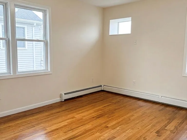 923 Euclid Ave — Photo 6