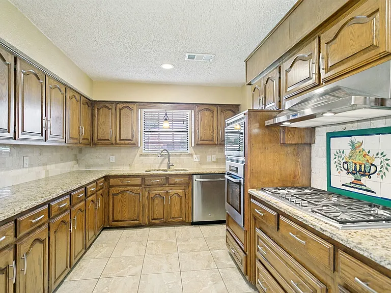 Updated kitchen with SS fridge provided