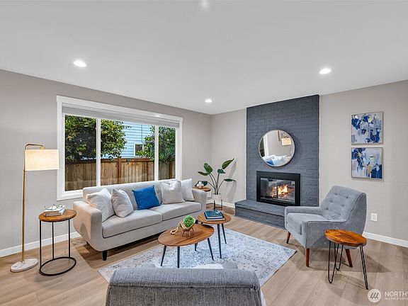 4th image of 2631 171st Street SE
