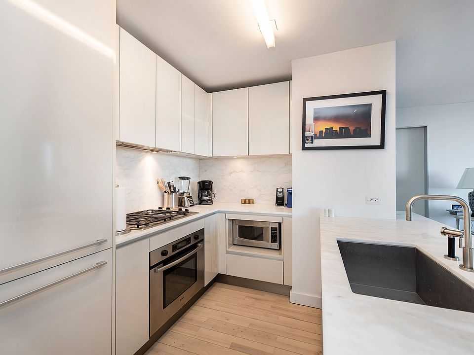 1st image of 322 W 57th St APT 30L
