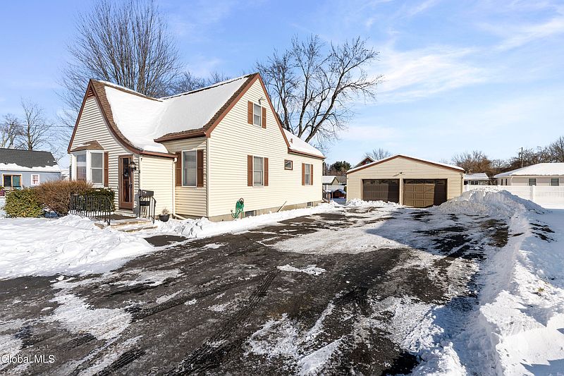 3rd image of 4 Muriel Avenue