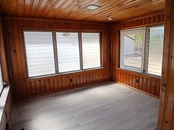 5th image of 1815 S New Florissant Rd