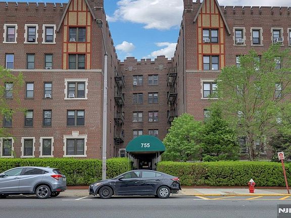 3rd image of 755 Anderson Ave APT 5I