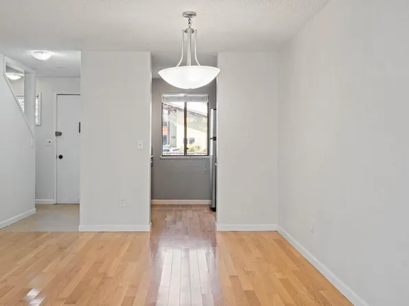 2730-2734 SE Alder St #2732, Portland, OR 97214