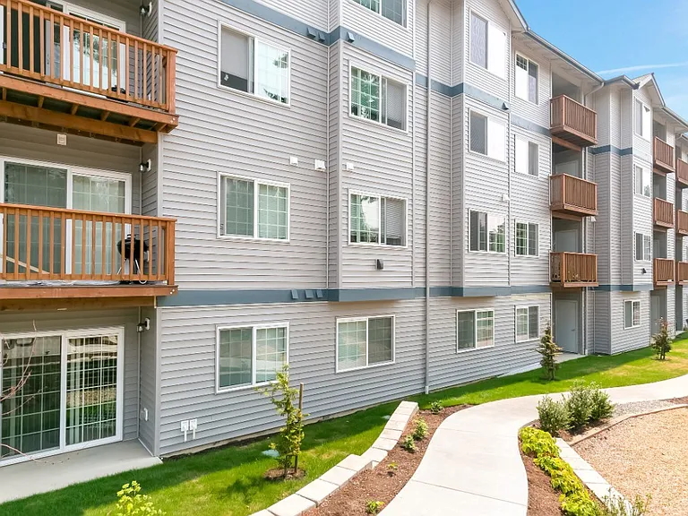 Taylor Creek Apartments — Photo 2