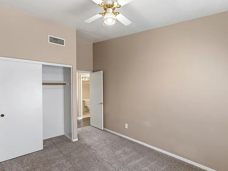11820 S 45th St — Photo 17