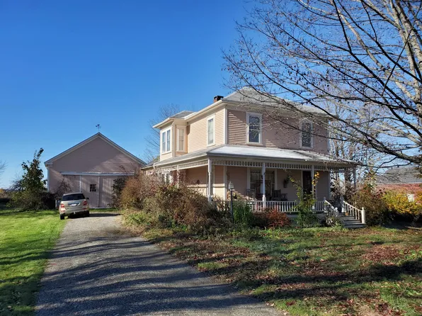 375 Main Street, Corinth, ME 04427