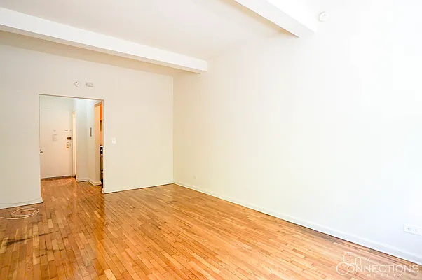 Rented by City Connections Realty | media 11