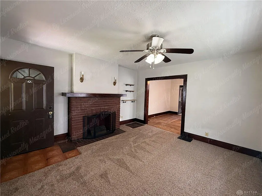3 bed, 1.0 bath, 2436 sqft, $1,050 — Photo 4