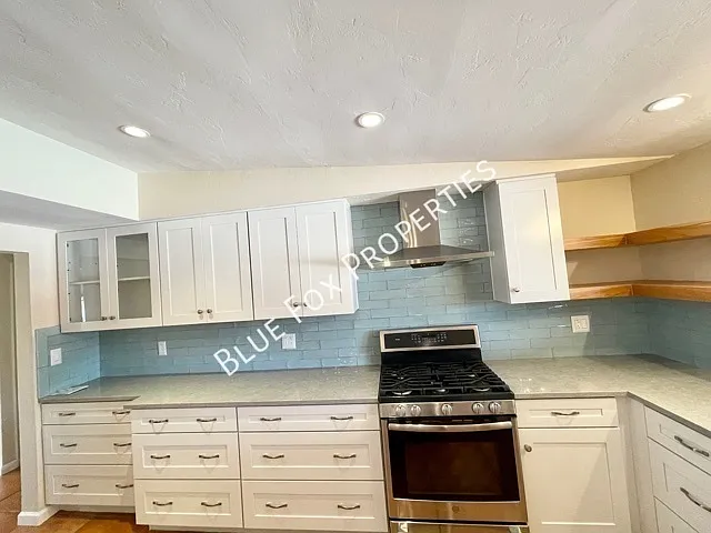 729 N Alamo Ave — Photo 4