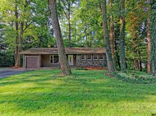 2 Haviland Dr, Glenville, NY 12302