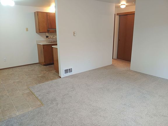 2nd image of 1619 127th Ave NE #D4