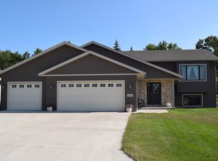 1553 Eagle Ridge St NE, Owatonna, MN 55060