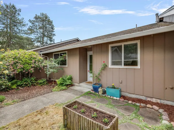 2992 SE Blue Bird Dr, Hillsboro, OR 97123