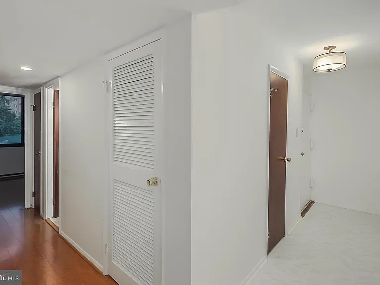 493 N Armistead St #203 — Photo 4