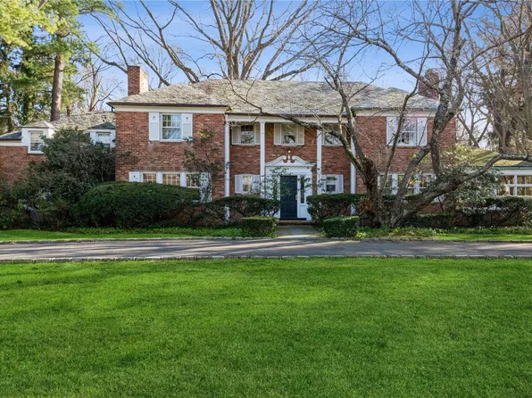 70 Barkers Point Road, Sands Point, NY 11050