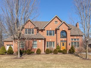 3 Lydia Ct, South Elgin, IL 60124