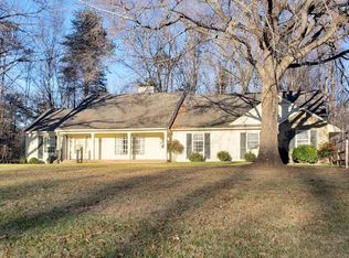 1900 Price Dr, Farmville, VA 23901