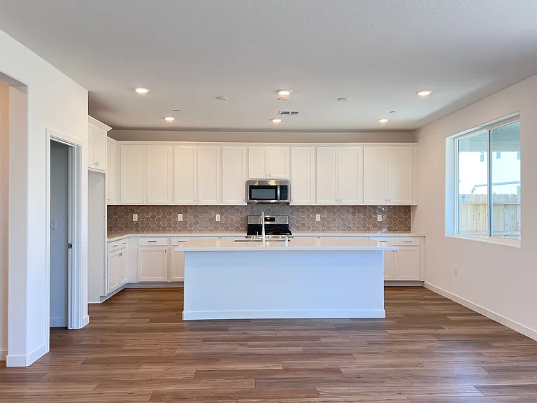 8144 Arrowfield Way — Photo 2