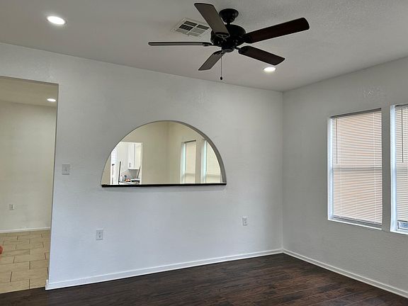 2nd image of 1921 Avondale Ave
