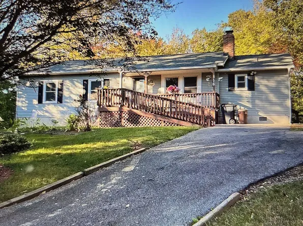 356 Clubhouse Dr, Lusby, MD 20657