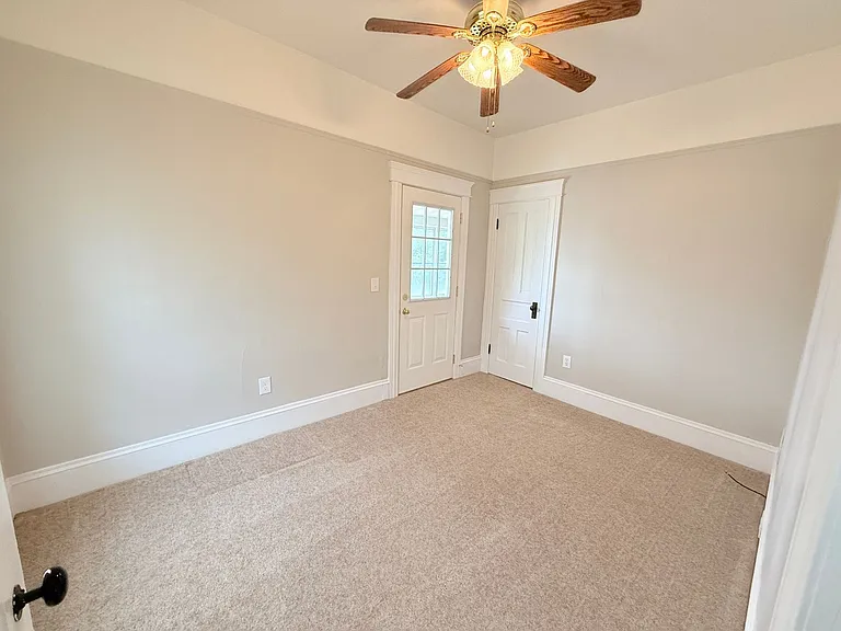 315 W Trail St — Photo 8