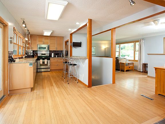 Kitchen (looking east)