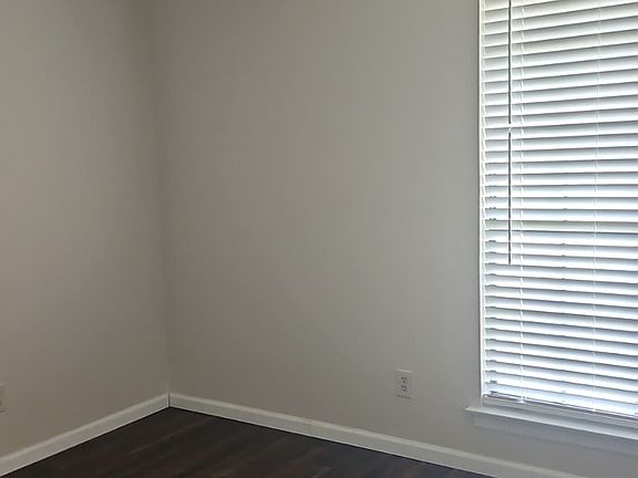 4th image of 888 Bitternut Dr