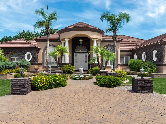 3rd image of 3848 E Ivyglen Cir