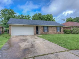 9306 Sandalwood Dr, Shreveport, LA 71118