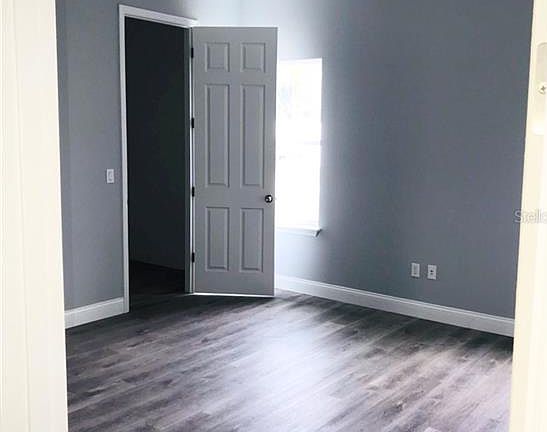 5th image of 3121 Blaine Cir