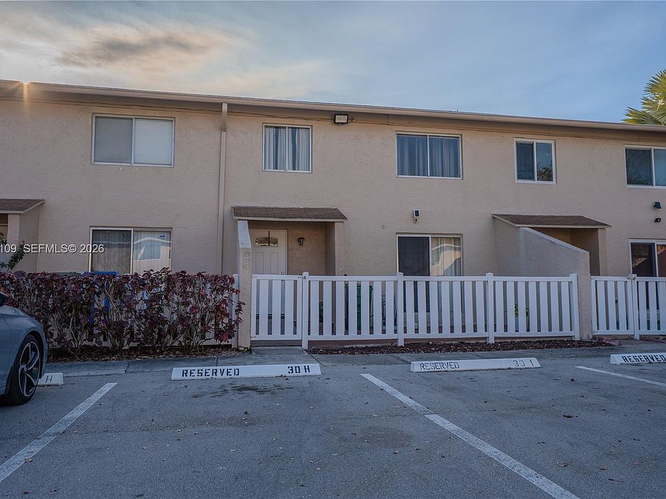 1st image of 1527 NW 80th Ave APT I