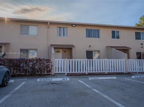 1527 NW 80th Ave APT I, Margate, FL 33063