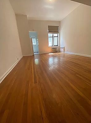 5th image of 414 E 85th St APT 1D