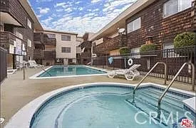 5349 Newcastle Ave #18 — Photo 2