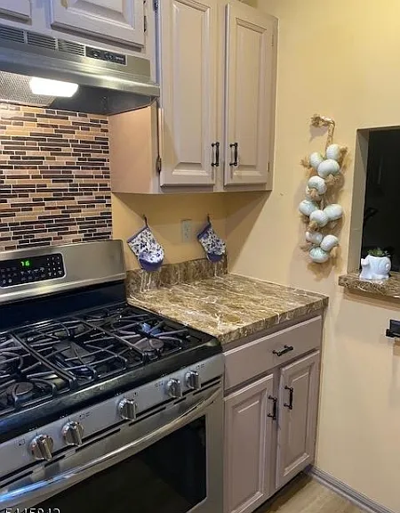 131 Irving Pl — Photo 11