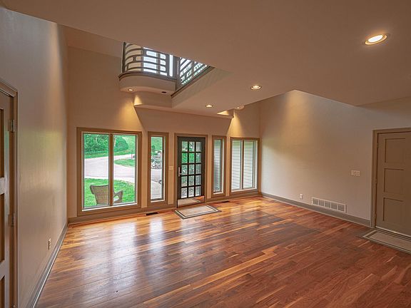 5th image of 730 Buckwalter Dr