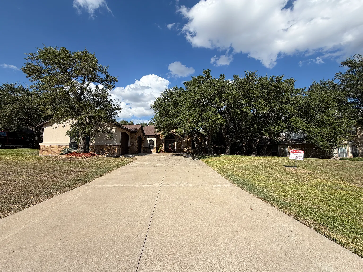 4 bed, 2627 sqft, $2,350 — Photo 1