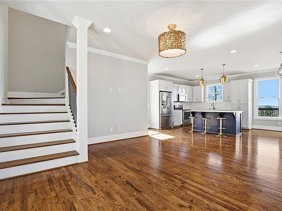 4th image of 202 Allgood Dr