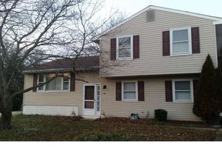 64 Upland Ct, Newark, DE 19713