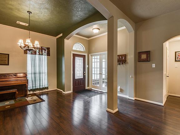 5th image of 15918 Spinnaker Dr