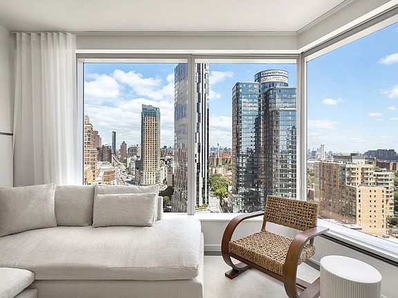 2nd image of 1 City Poin APT 20E
