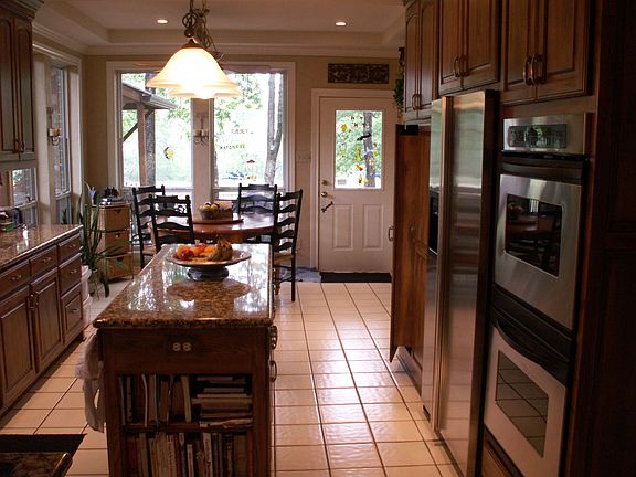 5 window kitchen