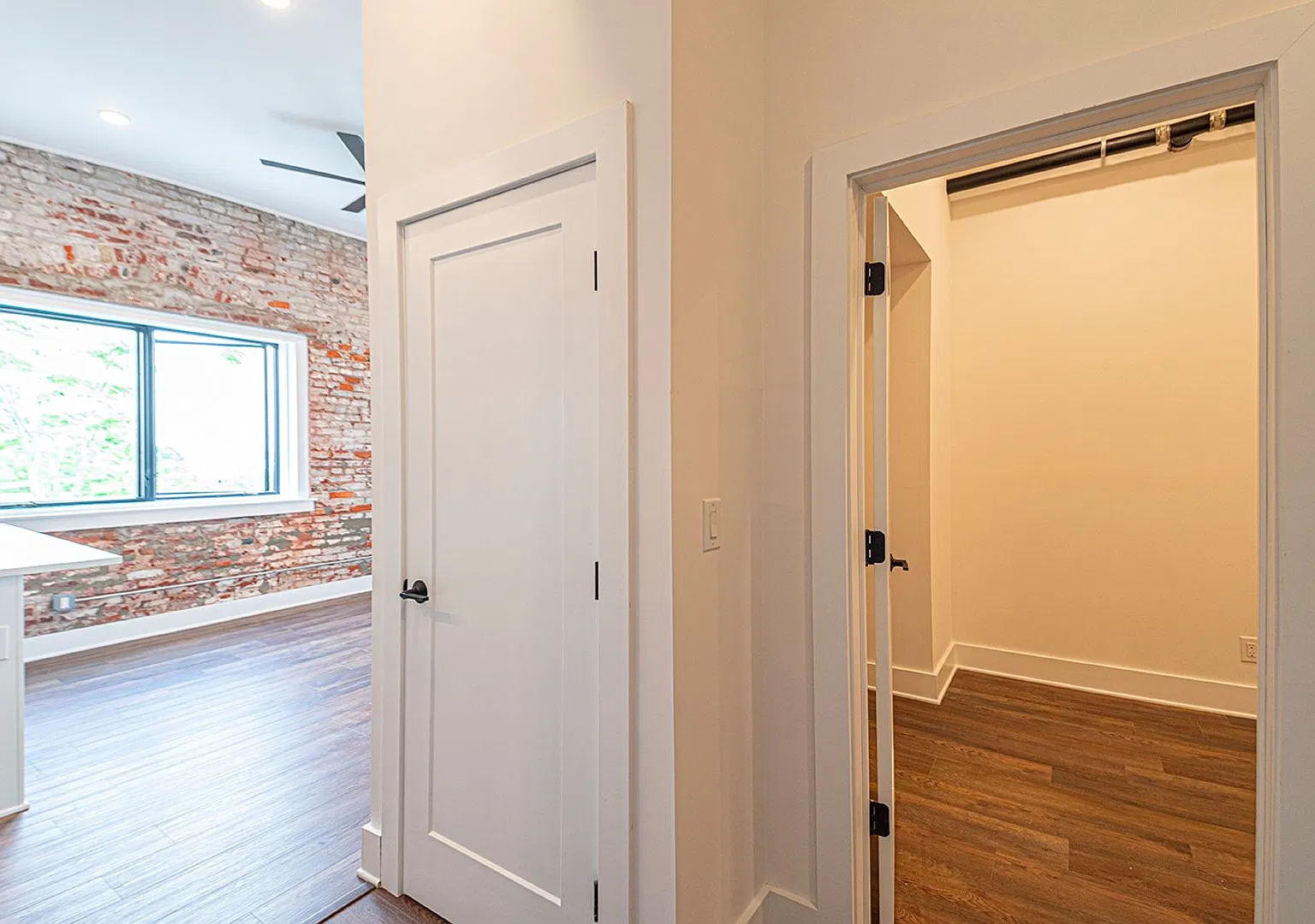 1211 Bainbridge St — Photo 3