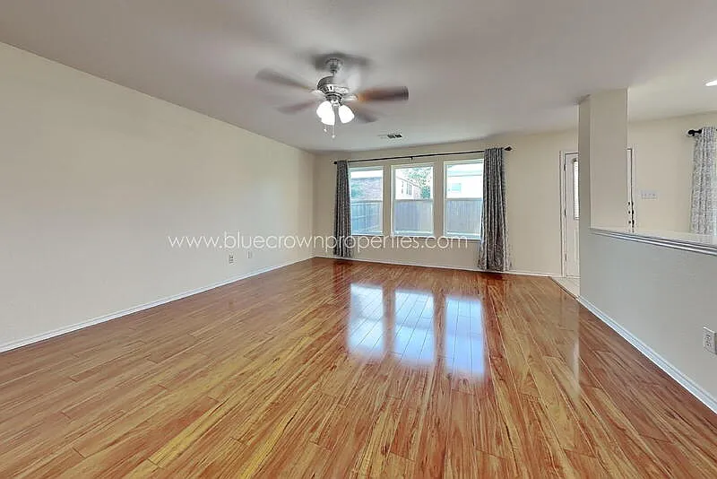 4 bed, 3.0 bath, 2680 sqft, $2,650 — Photo 3