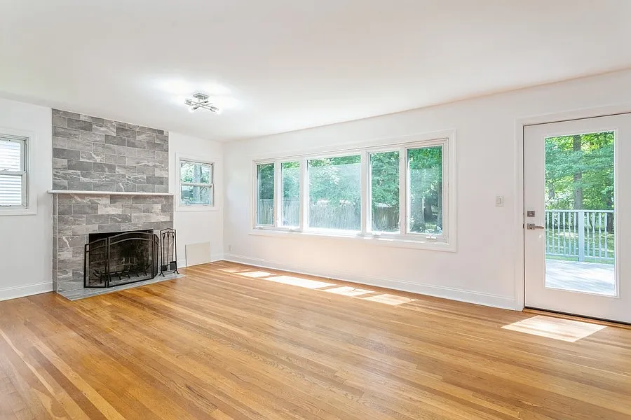 4 bed, 2.5 bath, 1463 sqft, $6,450 — Photo 3