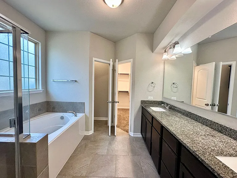 10612 Langham Dr — Photo 7