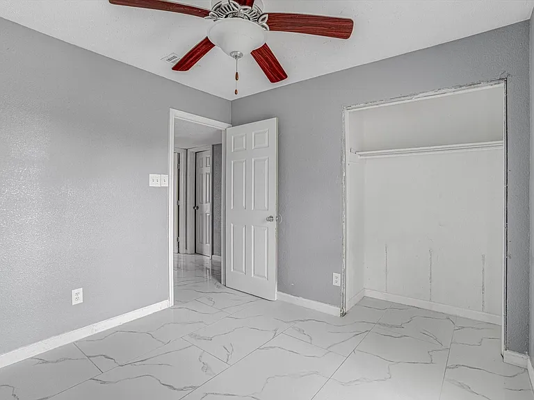 14618 Flair Dr — Photo 23